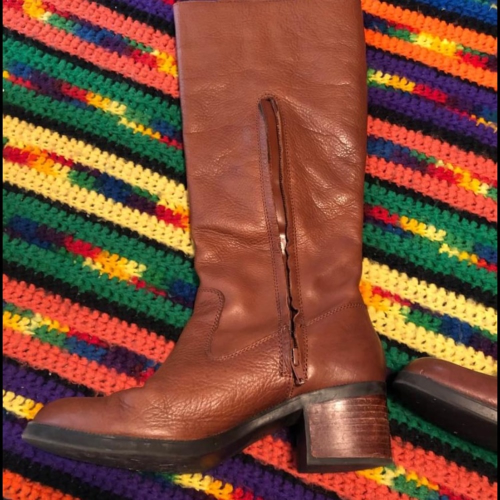 SOLD - RALPH LAUREN Tall Leather Boots - Picture 3 of 16